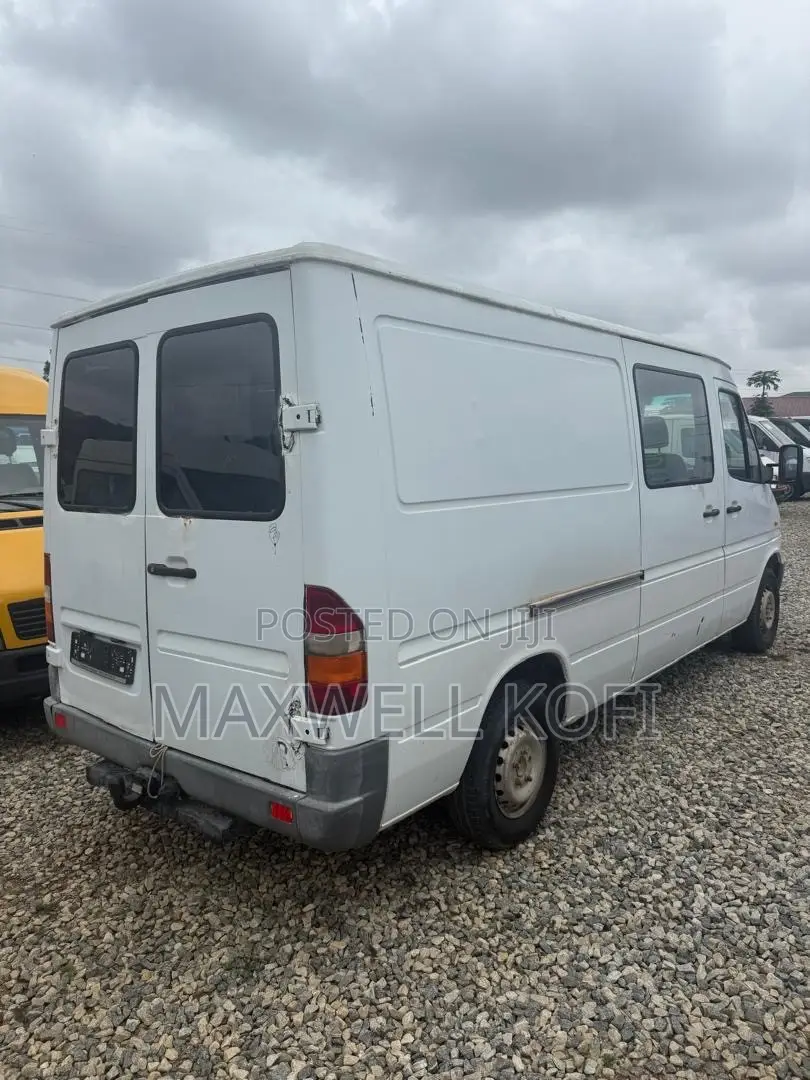 Mercedes-Benz Sprinter 1999 White