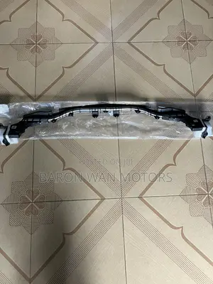 W205 (C300) Front Grill Brack