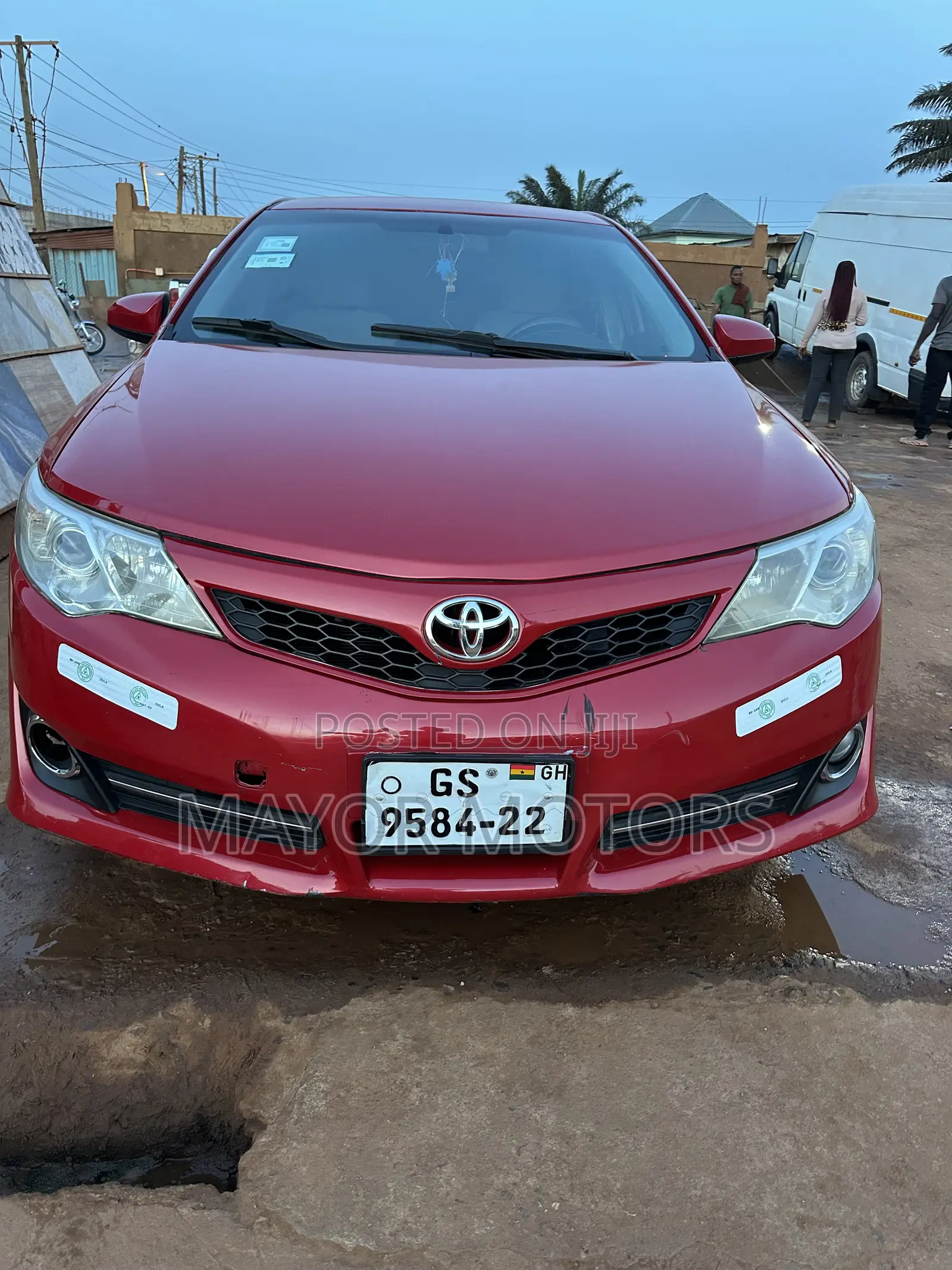 Toyota Camry SE 4dr Sedan (2.5L 4cyl 6A) 2014 Red