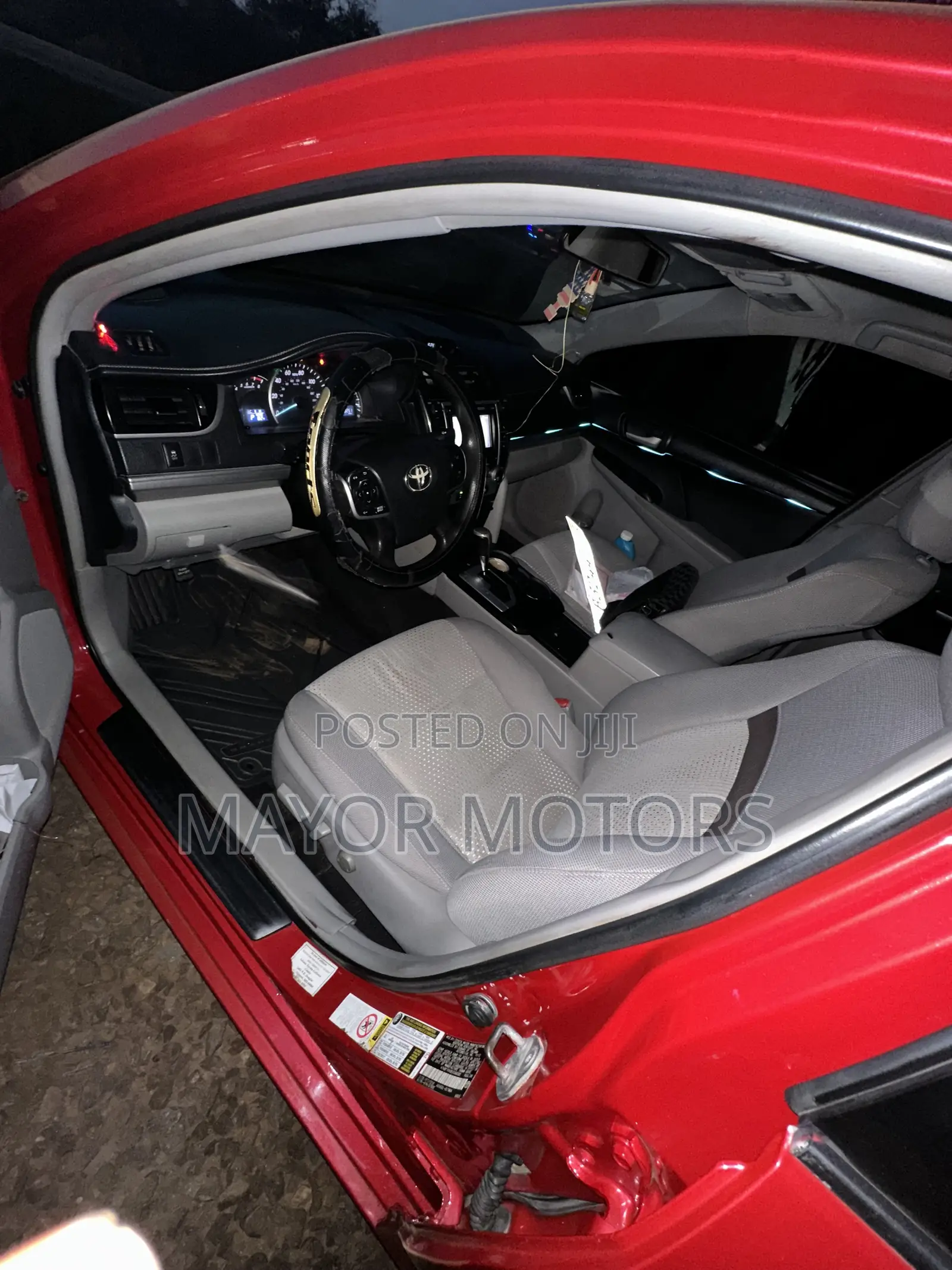Toyota Camry SE 4dr Sedan (2.5L 4cyl 6A) 2014 Red