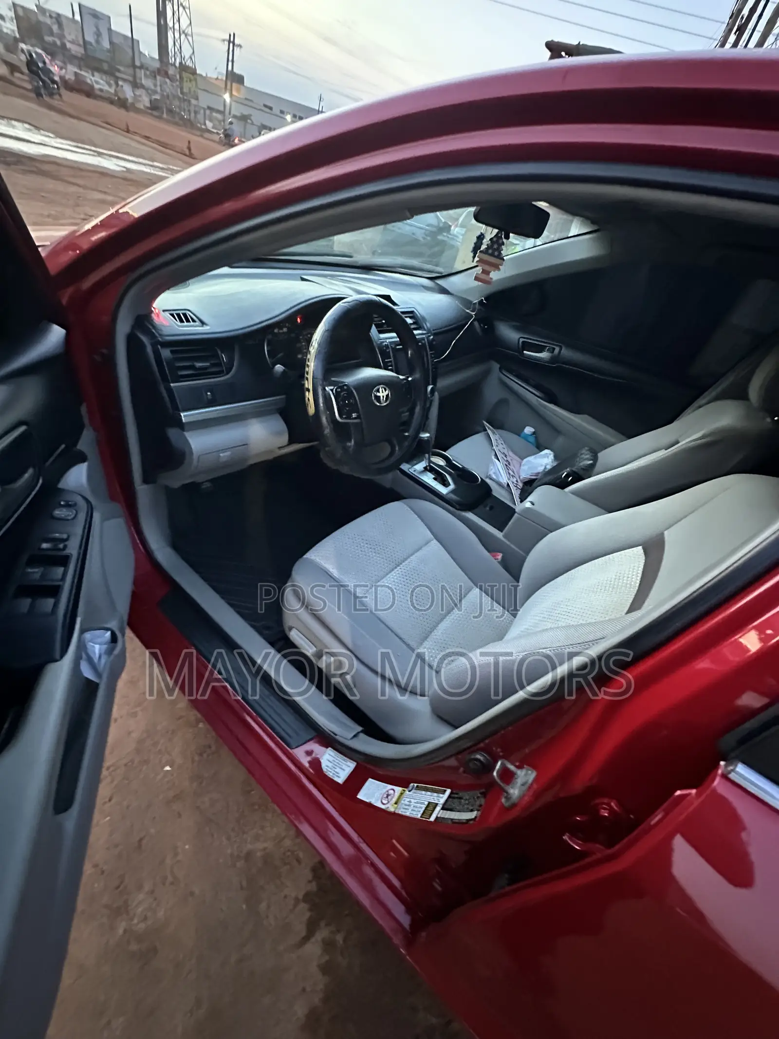Toyota Camry SE 4dr Sedan (2.5L 4cyl 6A) 2014 Red