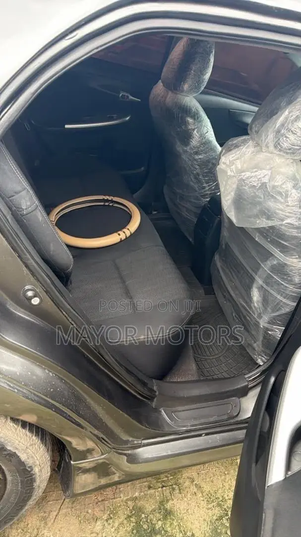 Toyota Corolla S 4dr Sedan (1.8L 4cyl 4A) 2012 Gray