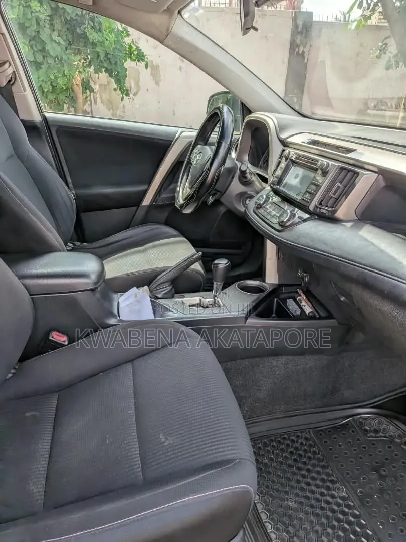 Toyota RAV4 XLE AWD (2.5L 4cyl 6A) 2016 Black