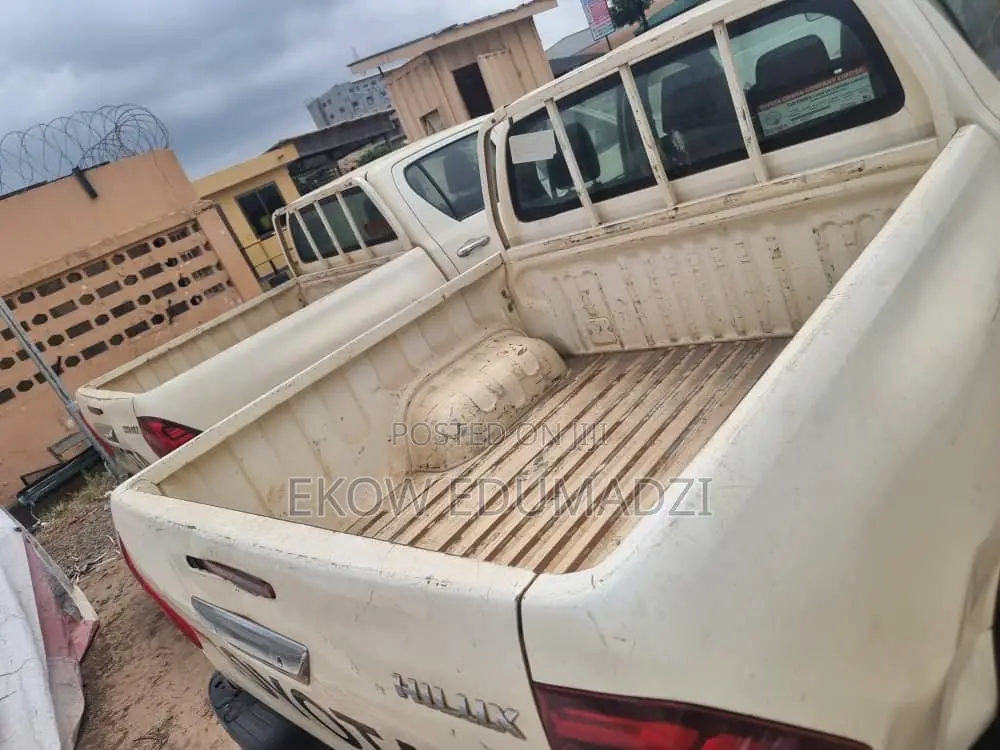 Toyota Hilux 2017 White