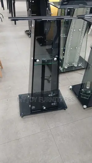 Quality Glass Pulpit