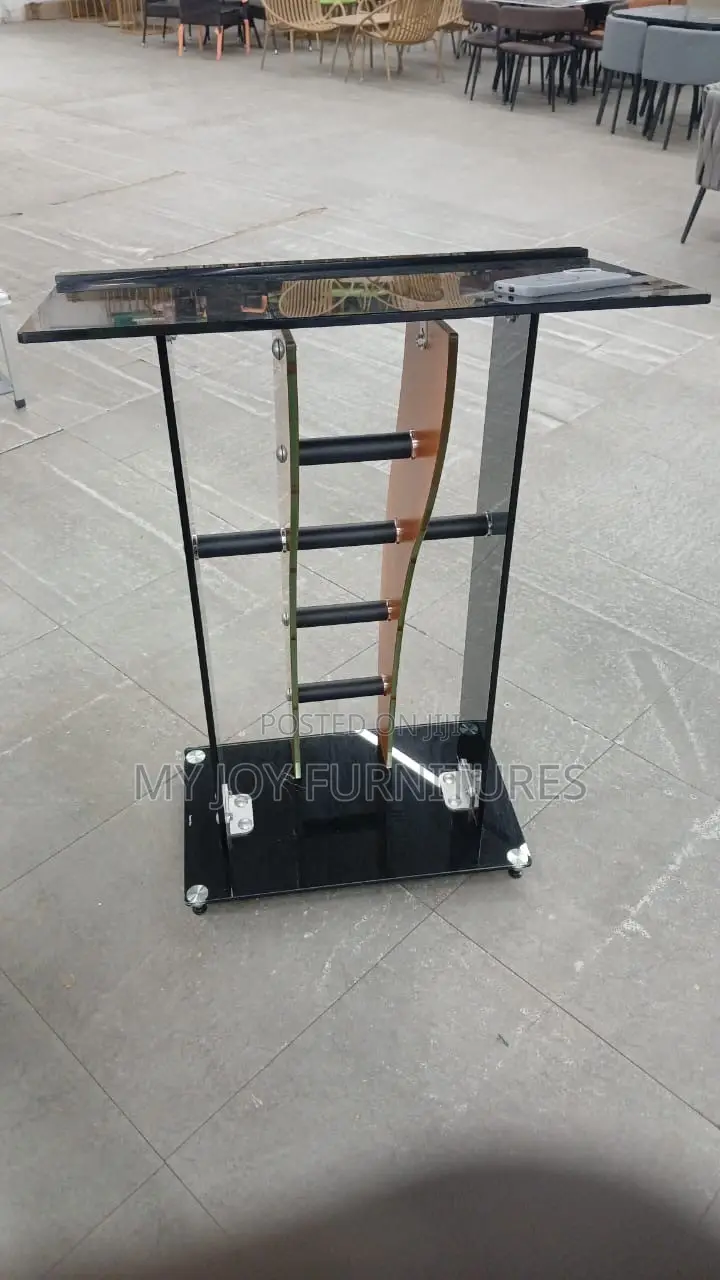 Quality Glass Pulpit
