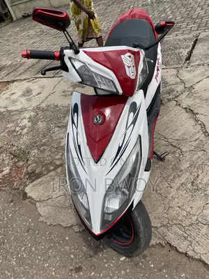 SYM Symnh 2022 White