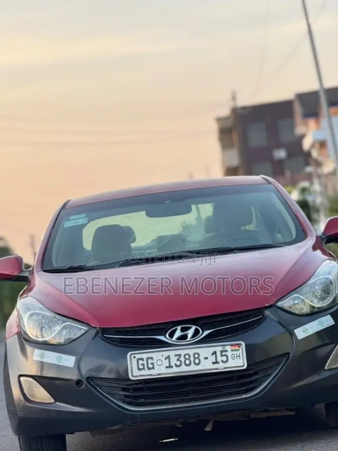Hyundai Elantra 2012 Red