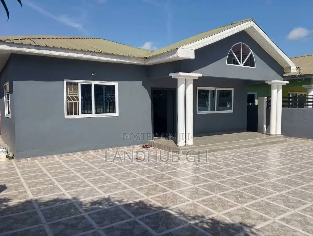 3bdrm House in Bluetop Estate for sale