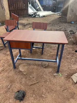 Teachers Table and Chair