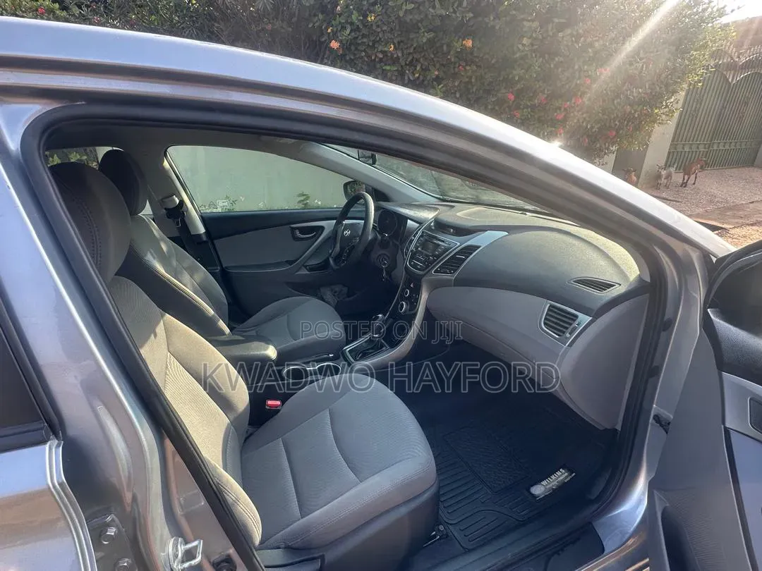 Hyundai Elantra Limited 4dr Sedan (1.8L 4cyl 6A) 2015 Silver