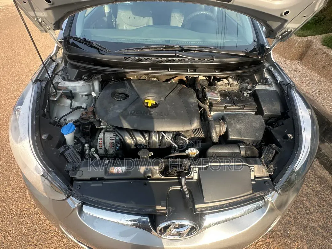 Hyundai Elantra Limited 4dr Sedan (1.8L 4cyl 6A) 2015 Silver