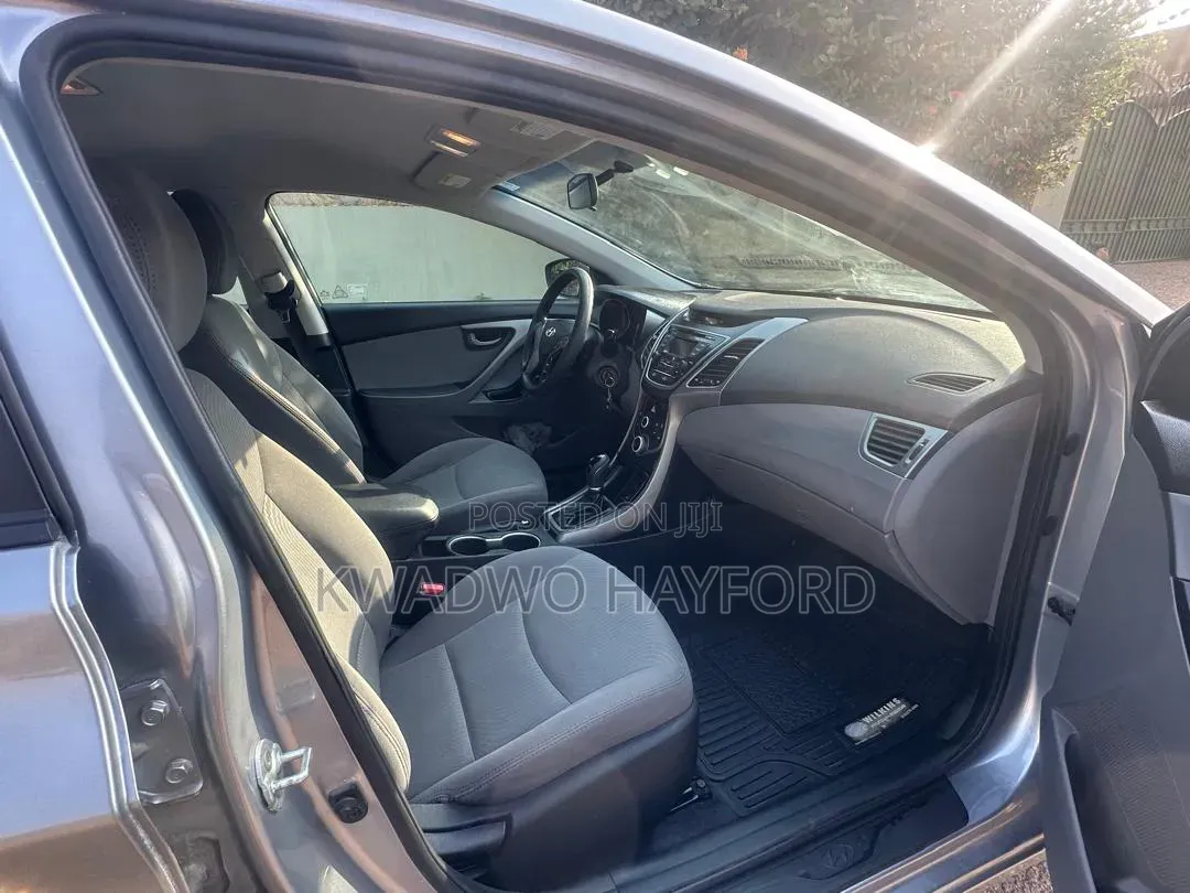 Hyundai Elantra Limited 4dr Sedan (1.8L 4cyl 6A) 2015 Silver