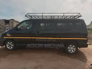 Toyota HiAce 2012 Black