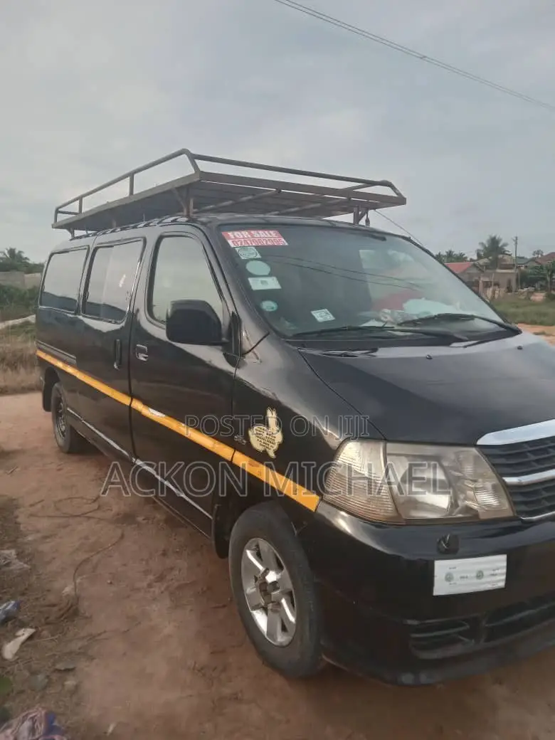 Toyota HiAce 2012 Black