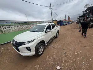 Mitsubishi L200 2022 White