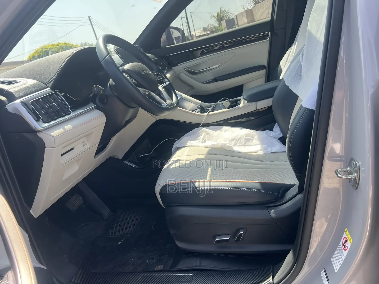 New BYD Song Pro DM-i 2023 Off white