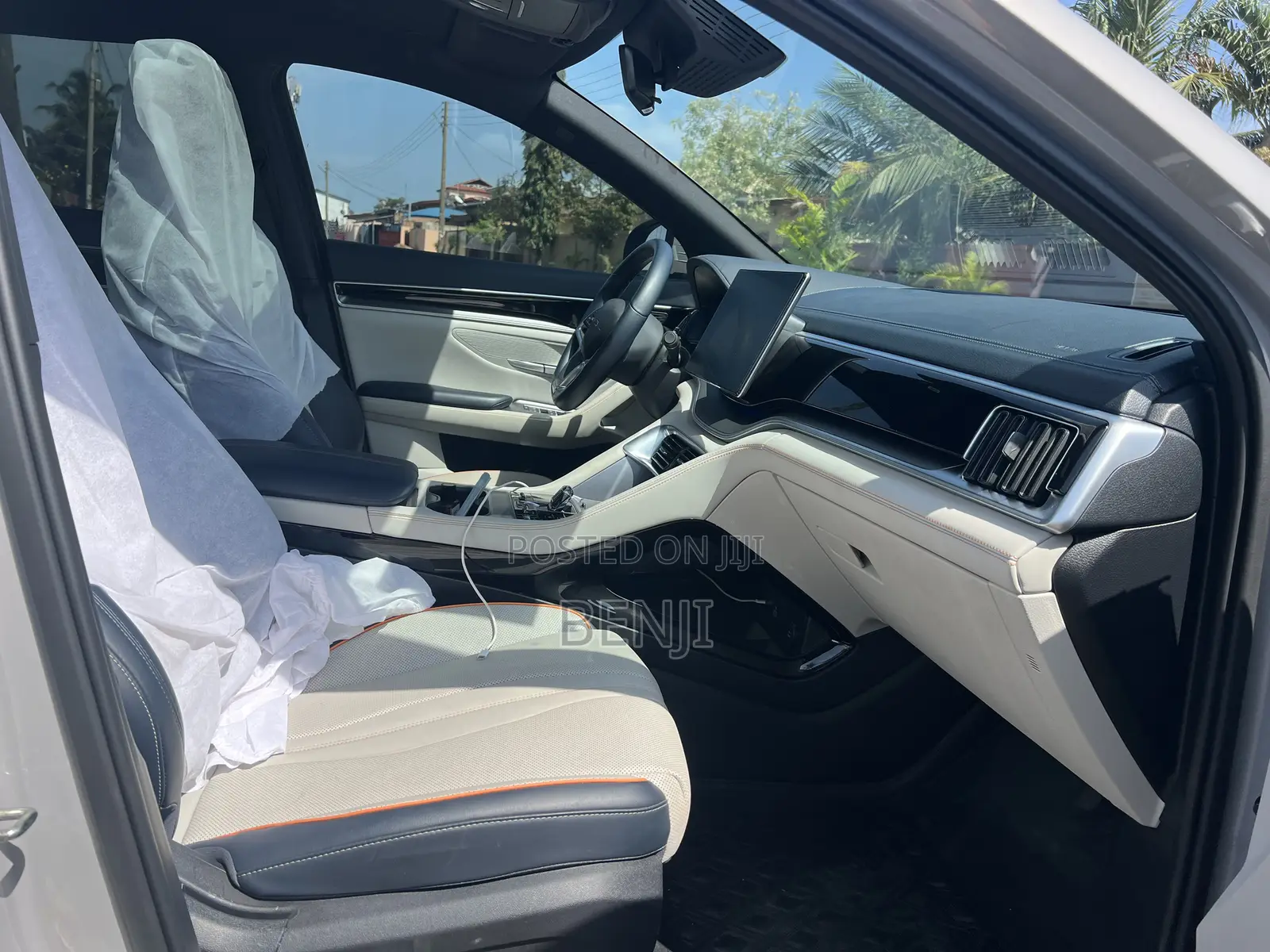 New BYD Song Pro DM-i 2023 Off white