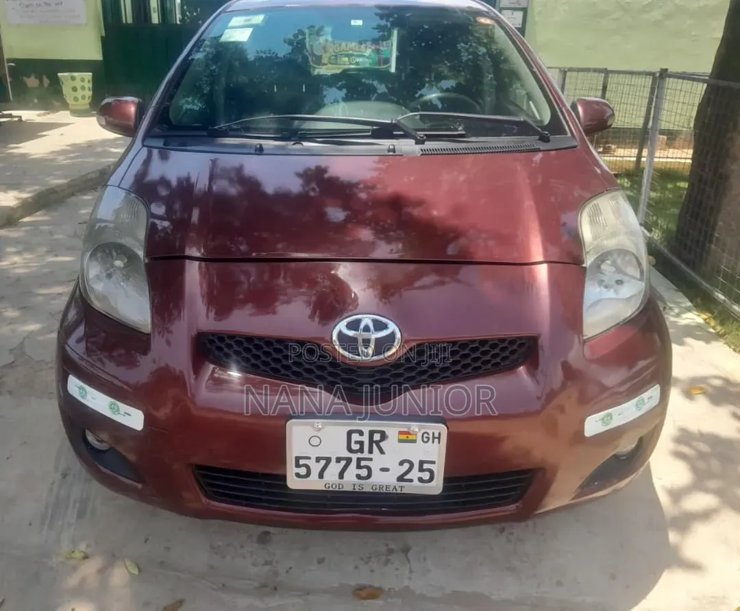 Toyota Vitz 2010 Brown