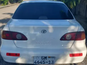 Toyota Corolla 2002 White
