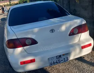 Toyota Corolla 2002 White