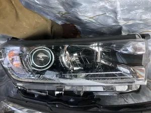  Toyota Highlander 2014, 2015, 2016 Headlight – OEM | Foreign Used