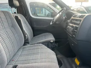 Toyota HiAce 2006 Grey