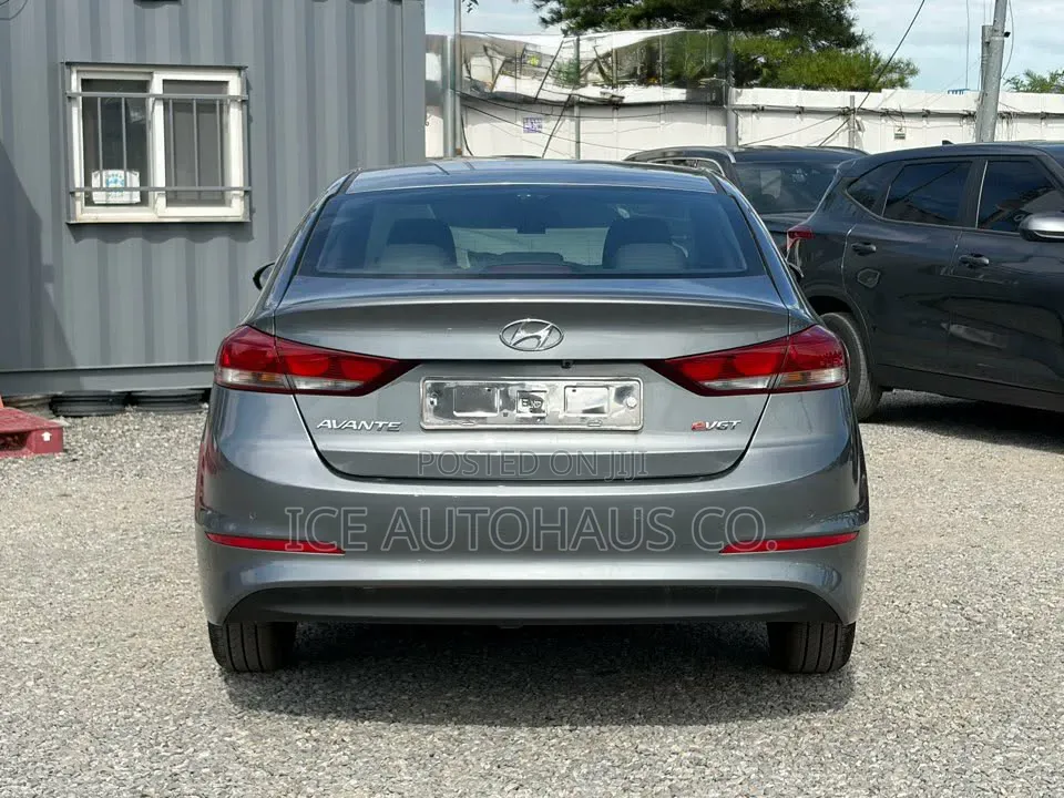 Hyundai Avante 2016 Gray