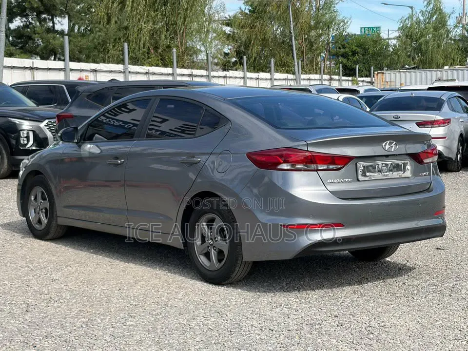 Hyundai Avante 2016 Gray