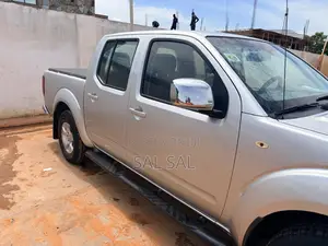 Nissan Navara 2014 Gray