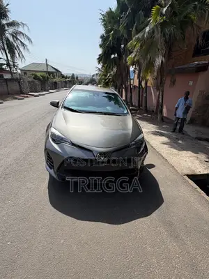 Toyota Corolla SE Special Edition 4dr Sedan (1.8L 4cyl CVT) 2017 Gray