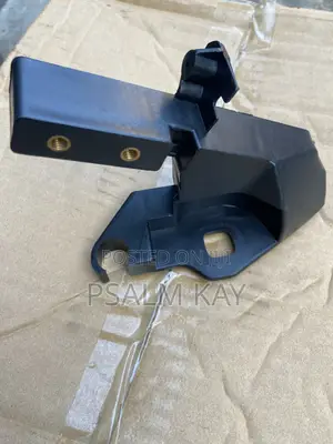Benz C300 / 205 Head Light Seat /Lamp Holder / Lamp Bracket