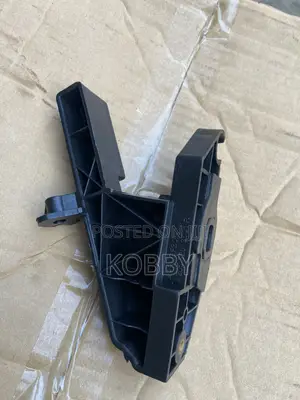 Benz C300 / 205 Head Light Seat /Lamp Holder / Lamp Bracket