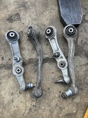 Benz C300/205 2012,2013,2015,2016,2017,2018,2019,2020 Lower Arm Used