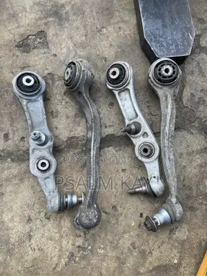 Benz C300/205 2012,2013,2015,2016,2017,2018,2019,2020 Lower Arm Used