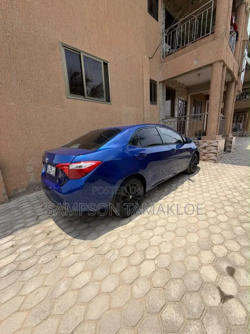 Toyota Corolla LE Premium 4dr Sedan (1.8L 4cyl CVT) 2016 Black