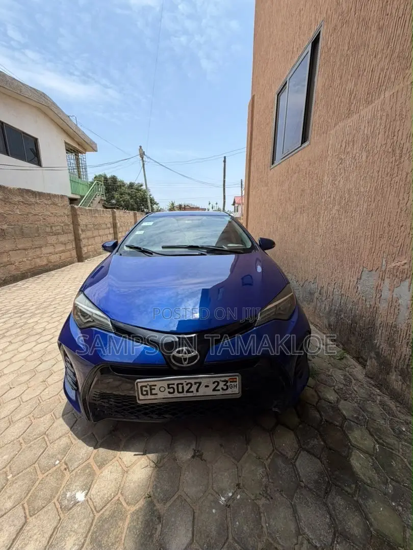 Toyota Corolla LE Premium 4dr Sedan (1.8L 4cyl CVT) 2016 Black