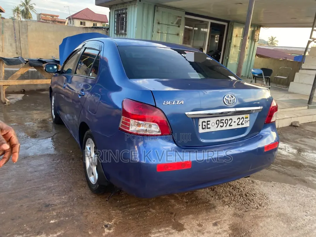 Toyota Belta 2010 Blue
