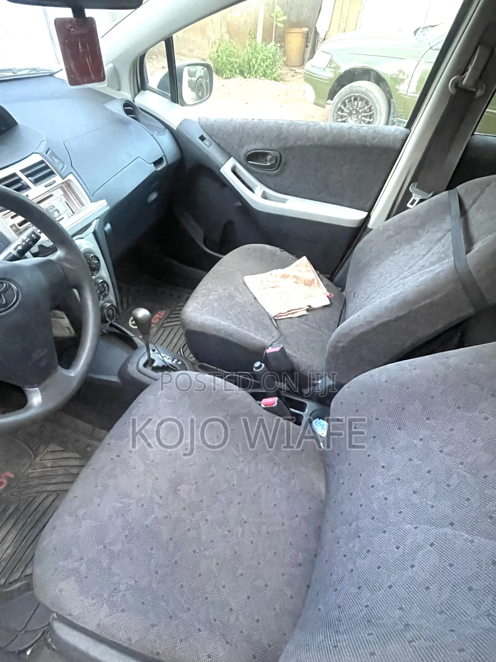 Toyota Vitz 1.3 AWD 3dr 2010 Burgundy