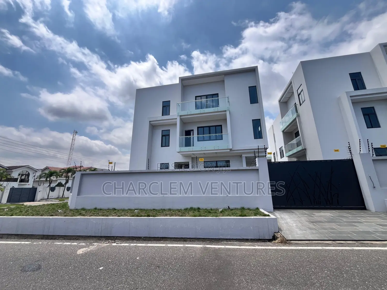 4bdrm Townhouse / Terrace in Charclem Ventures, East Legon for rent