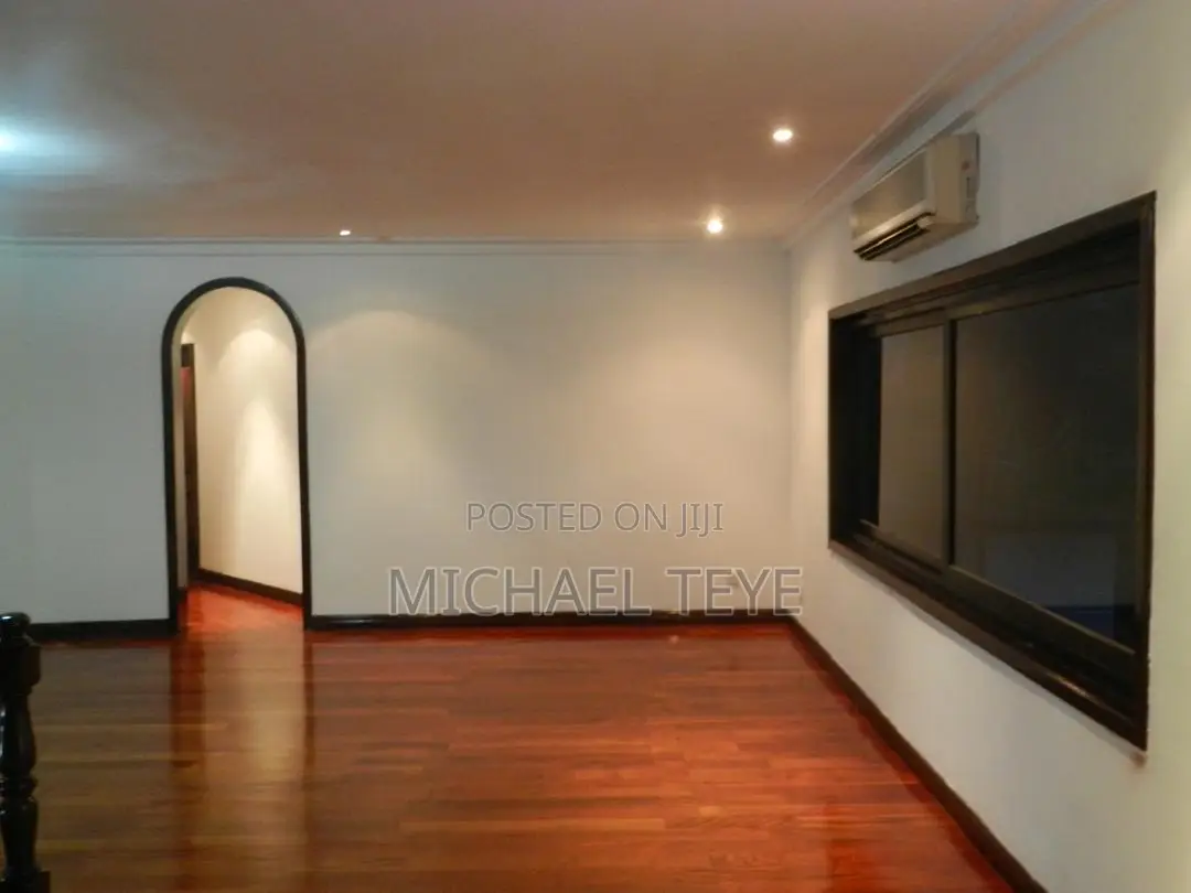 Furnished 4bdrm Apartment in Prisons School Area for sale