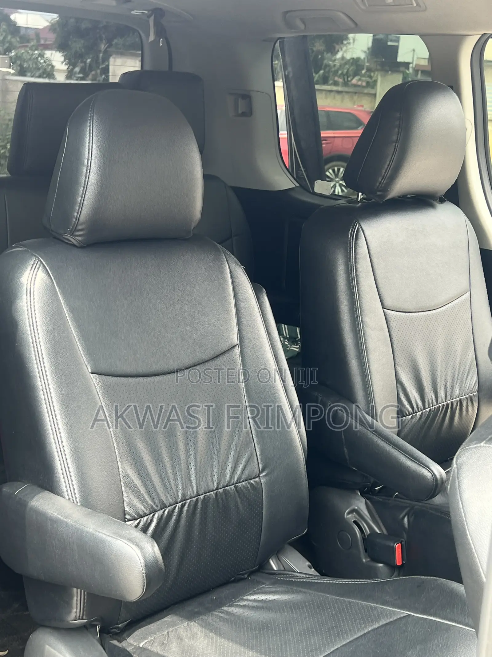 Toyota Voxy V 2WD 7-Seater 2012 Black