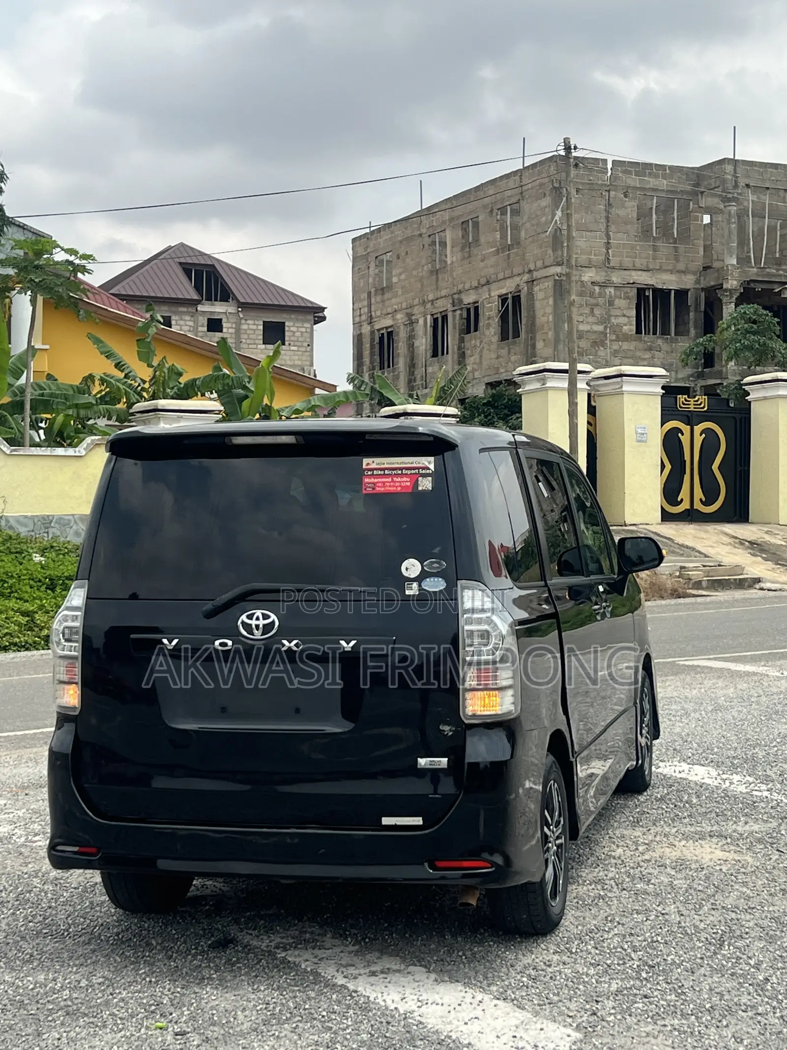 Toyota Voxy V 2WD 7-Seater 2012 Black