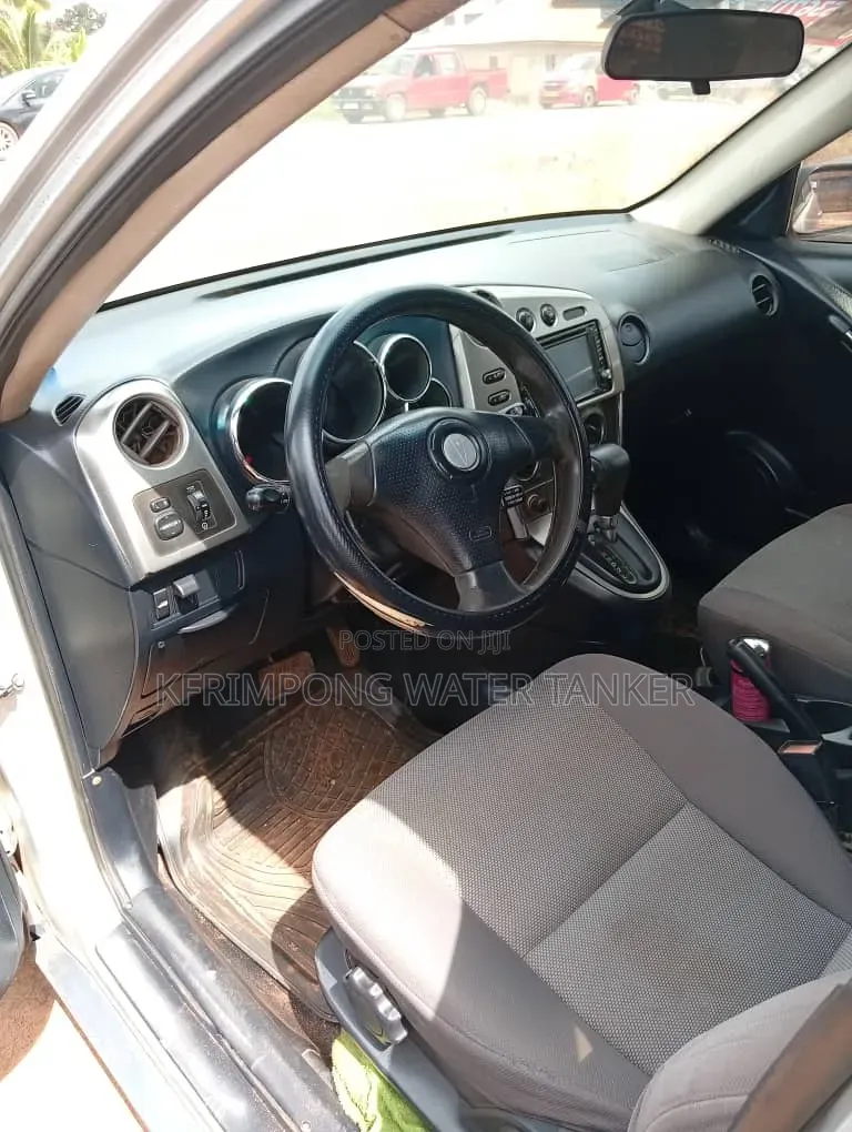 Pontiac Vibe 2010 Gray