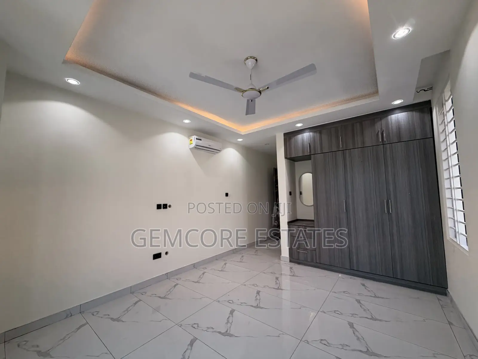 2bdrm Apartment in Lakeside for rent