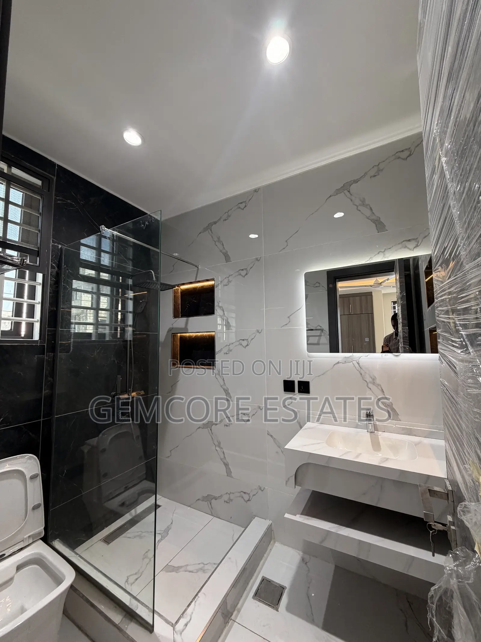 2bdrm Apartment in Lakeside for rent
