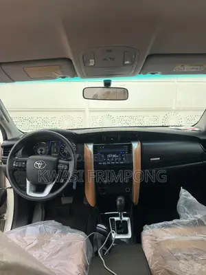 Toyota Fortuner 2.7 AWD 2019 White
