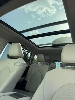 Toyota Grand Highlander XLE AWD 2024 White
