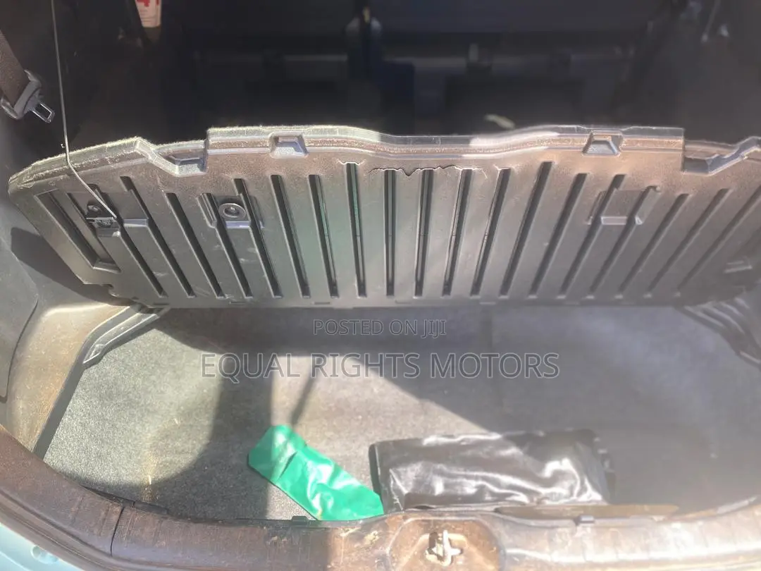 2014 Toyota Voxy 2.0L