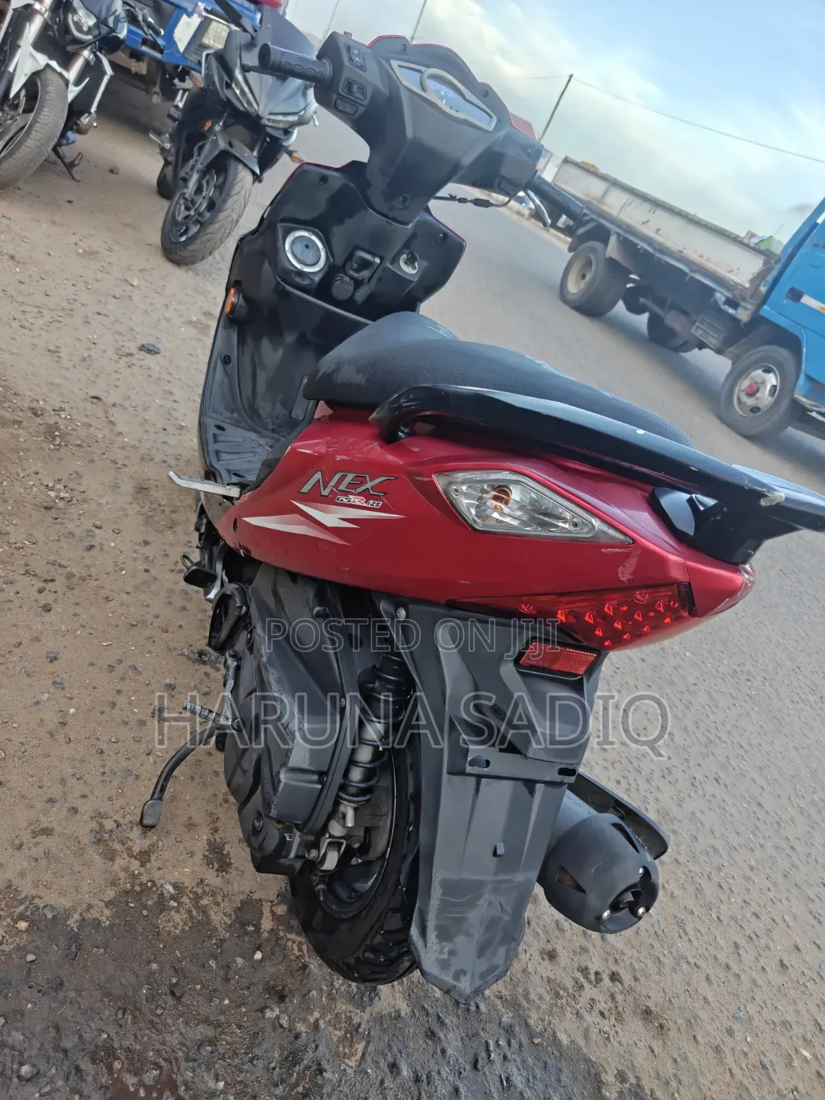 Suzuki EN125-2A 2011 Red